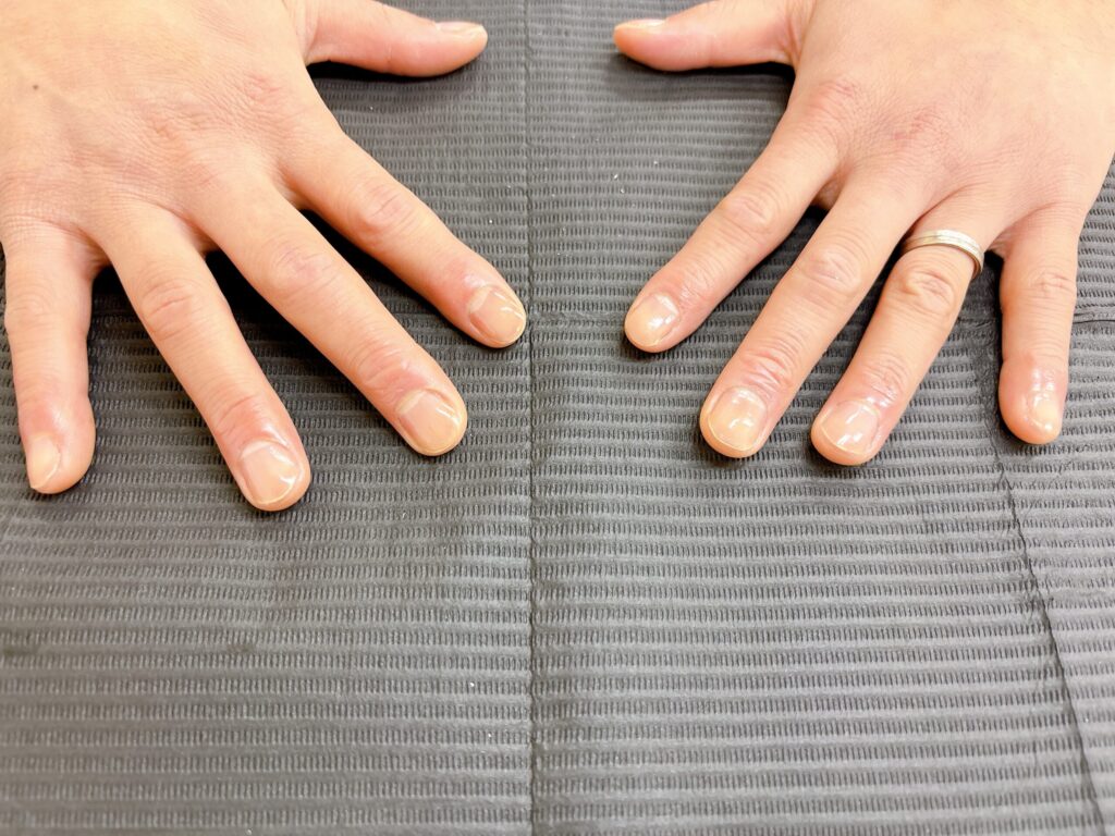 自然なツヤで、清潔感のある指先へ。の施術後